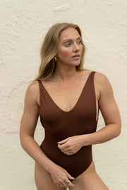 [Hannah is 5'6 and wears size S]#color_espresso-brown