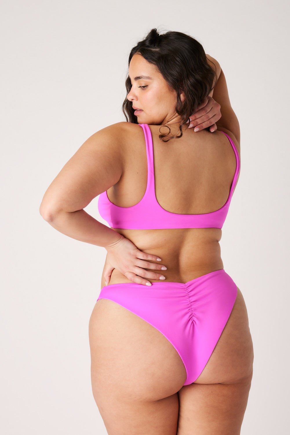 The Sleek Scrunch Bottoms - Fuchsia