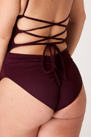 [Jasmine is 5'4.5 and wears size XL]#color_dark-cherry