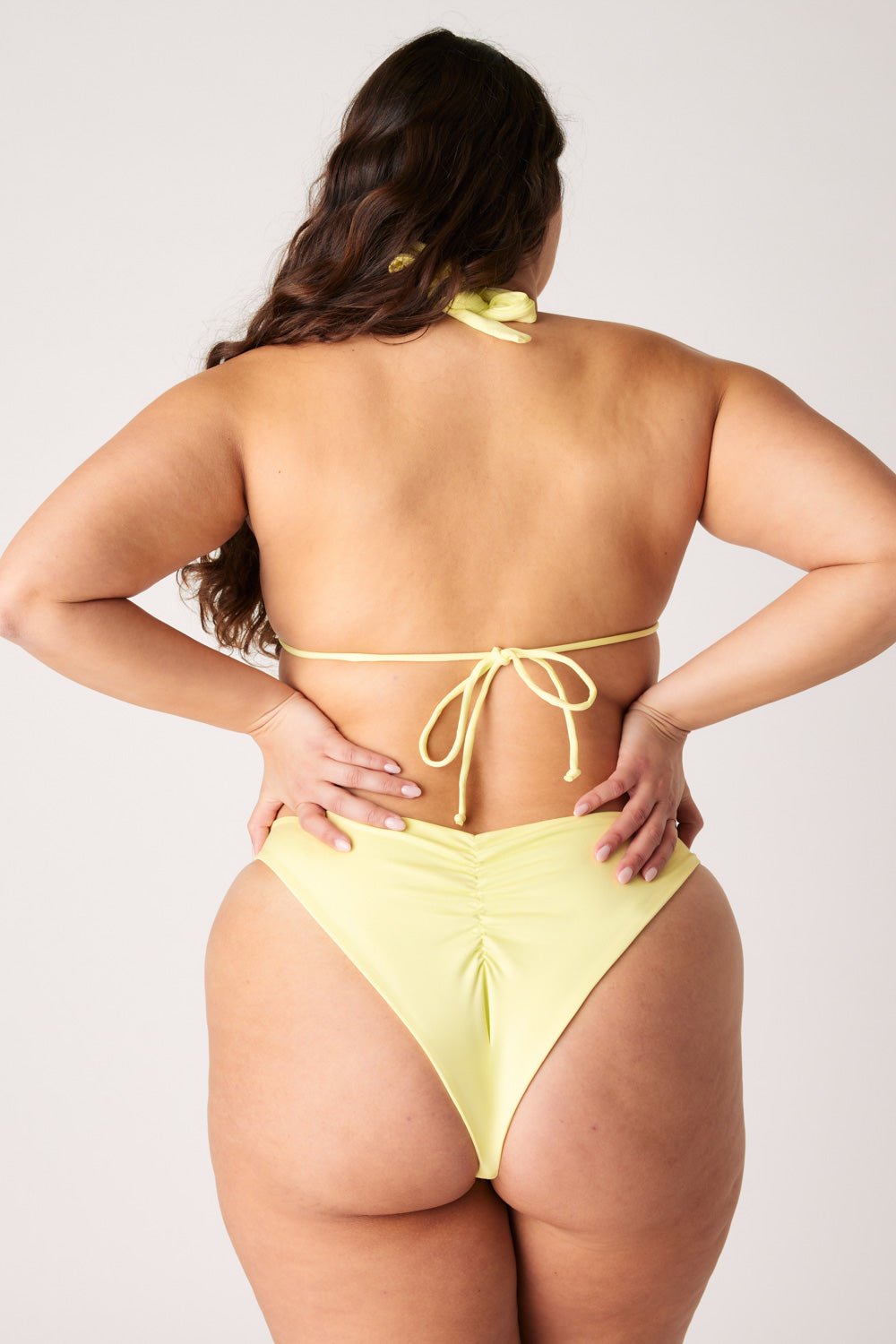 The Sleek Scrunch Bottoms - Butter Yellow