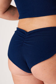 [Jasmine is 5'4.5 and wears size XL]#color_soft-navy-ripple