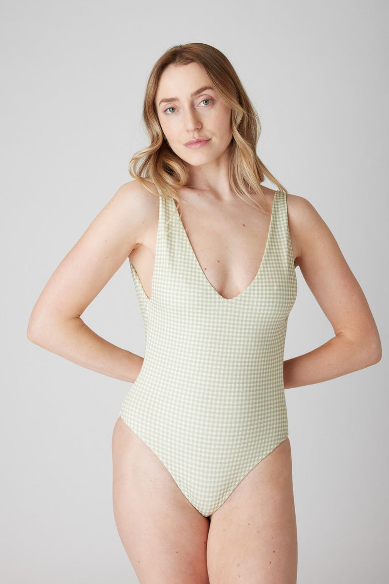 [Meghan is 5'7.5 and wears size S]#color_soft-olive-gingham