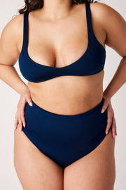 [Isabella is 5'10 and wears size XL]#color_soft-navy