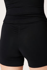 [Lianne is 5'9 and wears size S]#color_matte-black