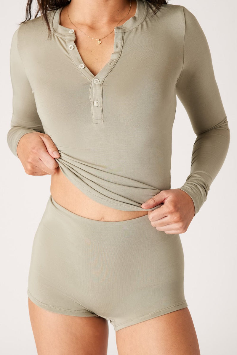 [Yuki is 5'5 and wears size XS]#color_olive-taupe