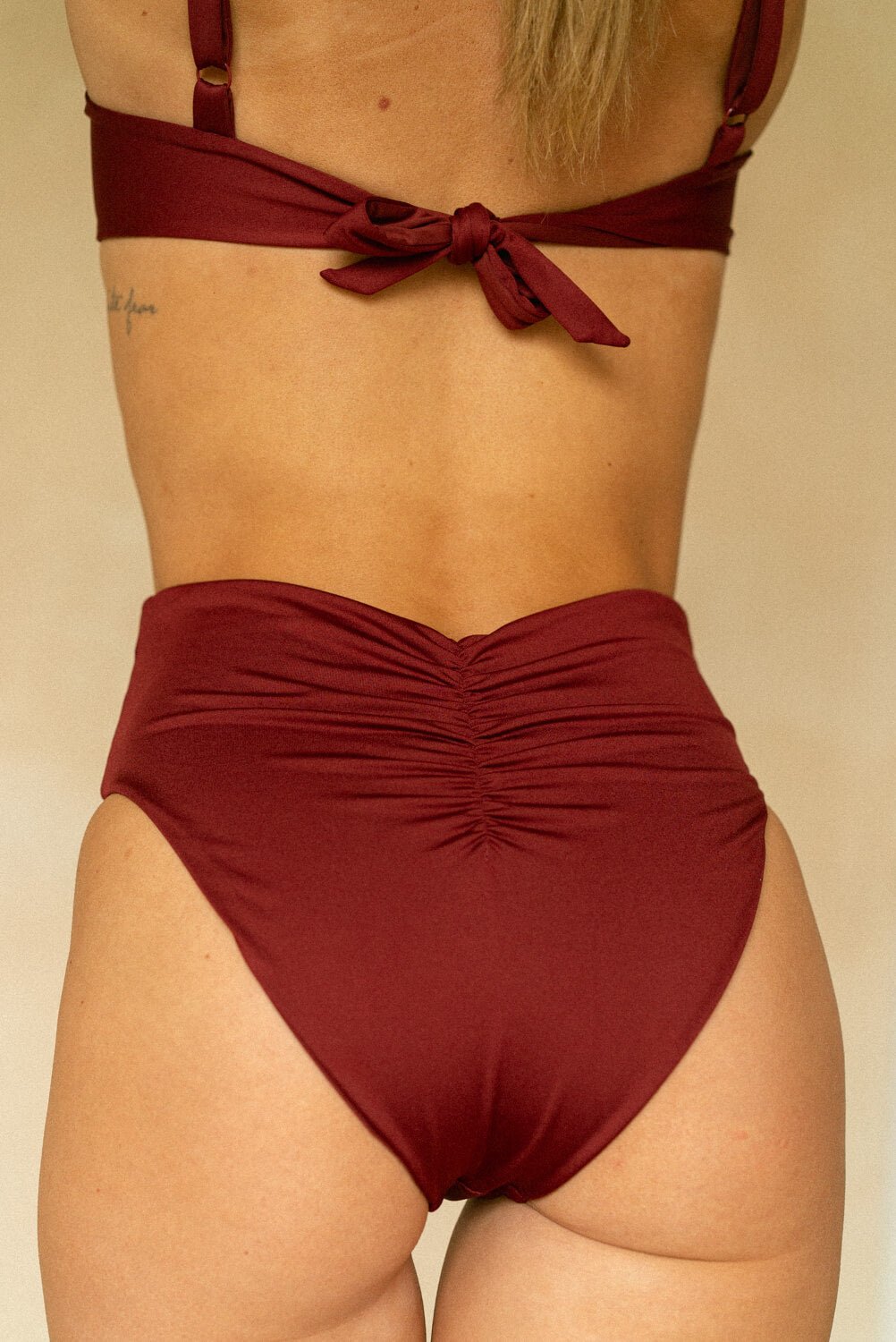 The High-Waisted Scrunch Bottoms - Pomegranate
