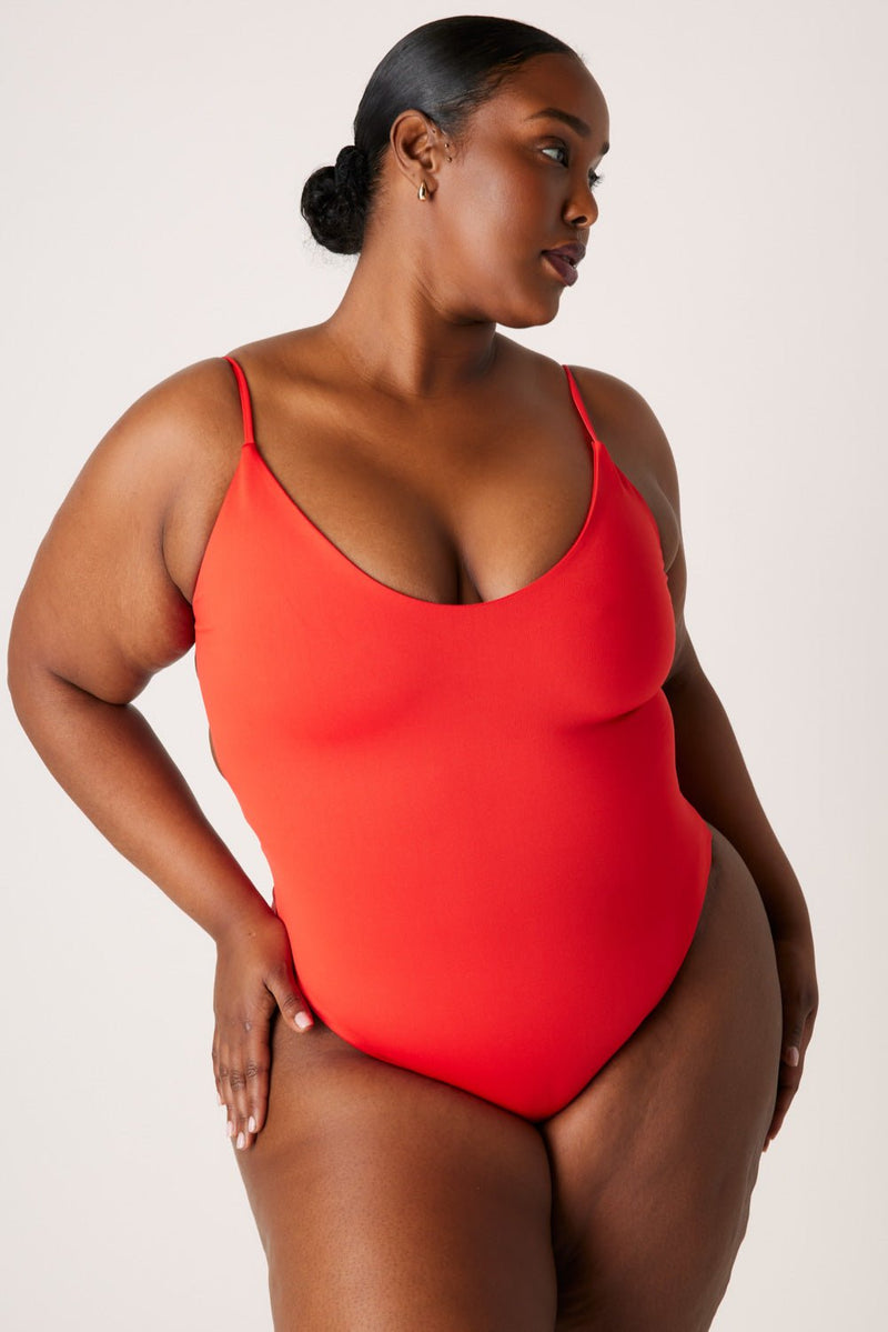 [Rahima is 5’8 and wears size XXL]#color_fiesta-red