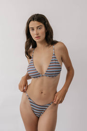 [Cora is 5’10 and wears size M]#color_boat-day-stripe