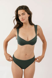 [Coral is 5'10 and wears size S]#color_deep-lagoon