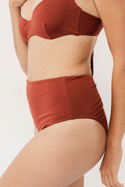 The High-Waisted Scrunch Bottoms - Mallorca Red