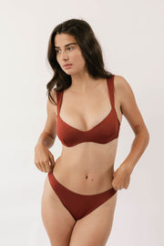 [Coral is 5'10 and wears size S]#color_mallorca-red
