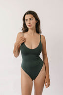 [Coral is 5'10 and wears size S]#color_deep-lagoon