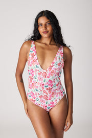 [Danielle is 5’6 and wears size S]#color_where'svulva/bubblegum-pink