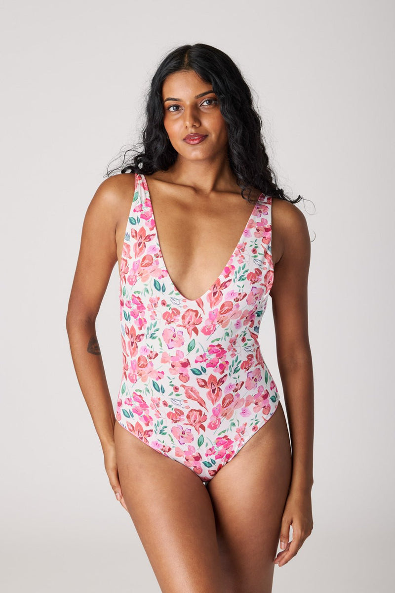 [Danielle is 5’6 and wears size S]#color_where'svulva/bubblegum-pink