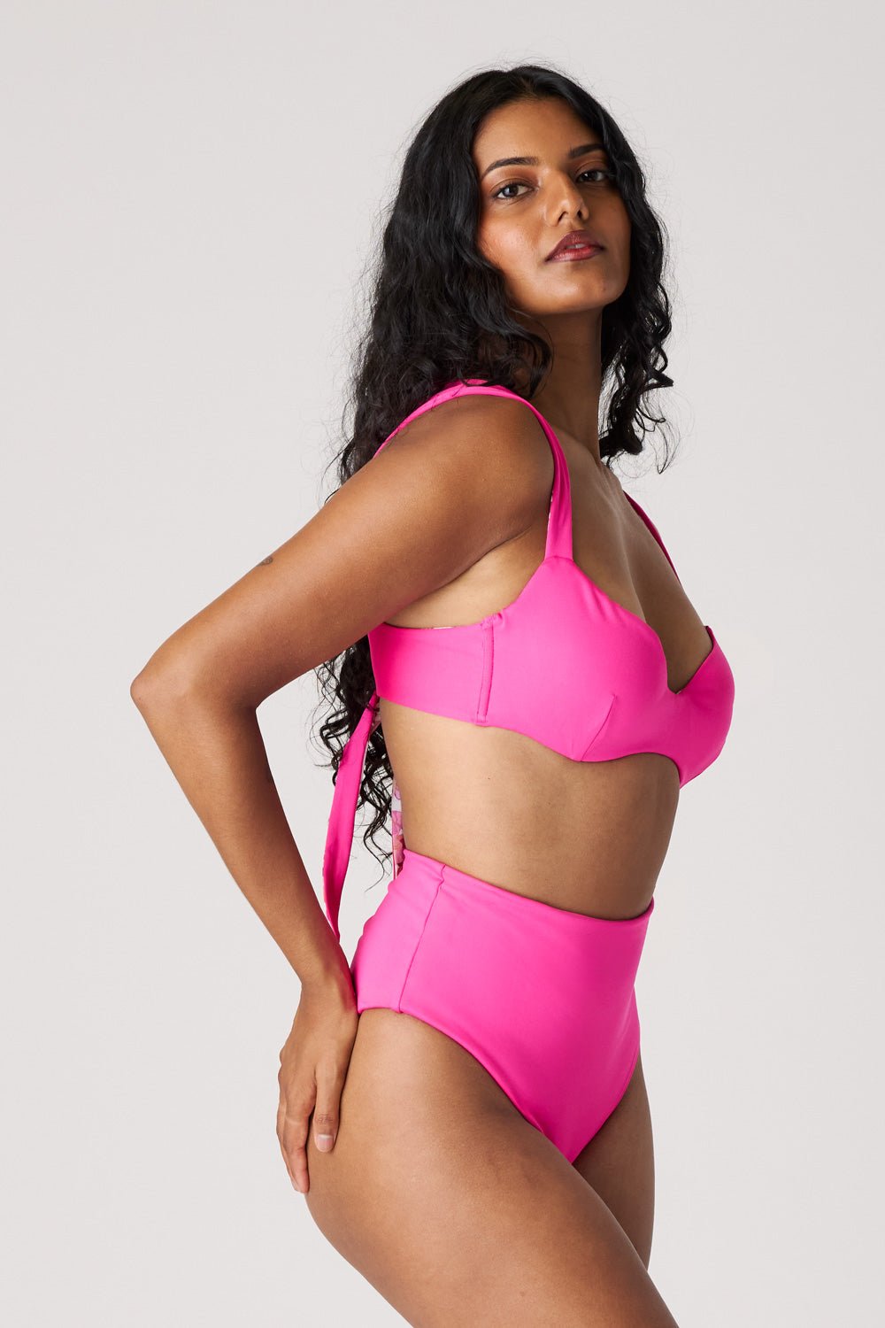 The High-Waisted Scrunch Bottoms - Magenta