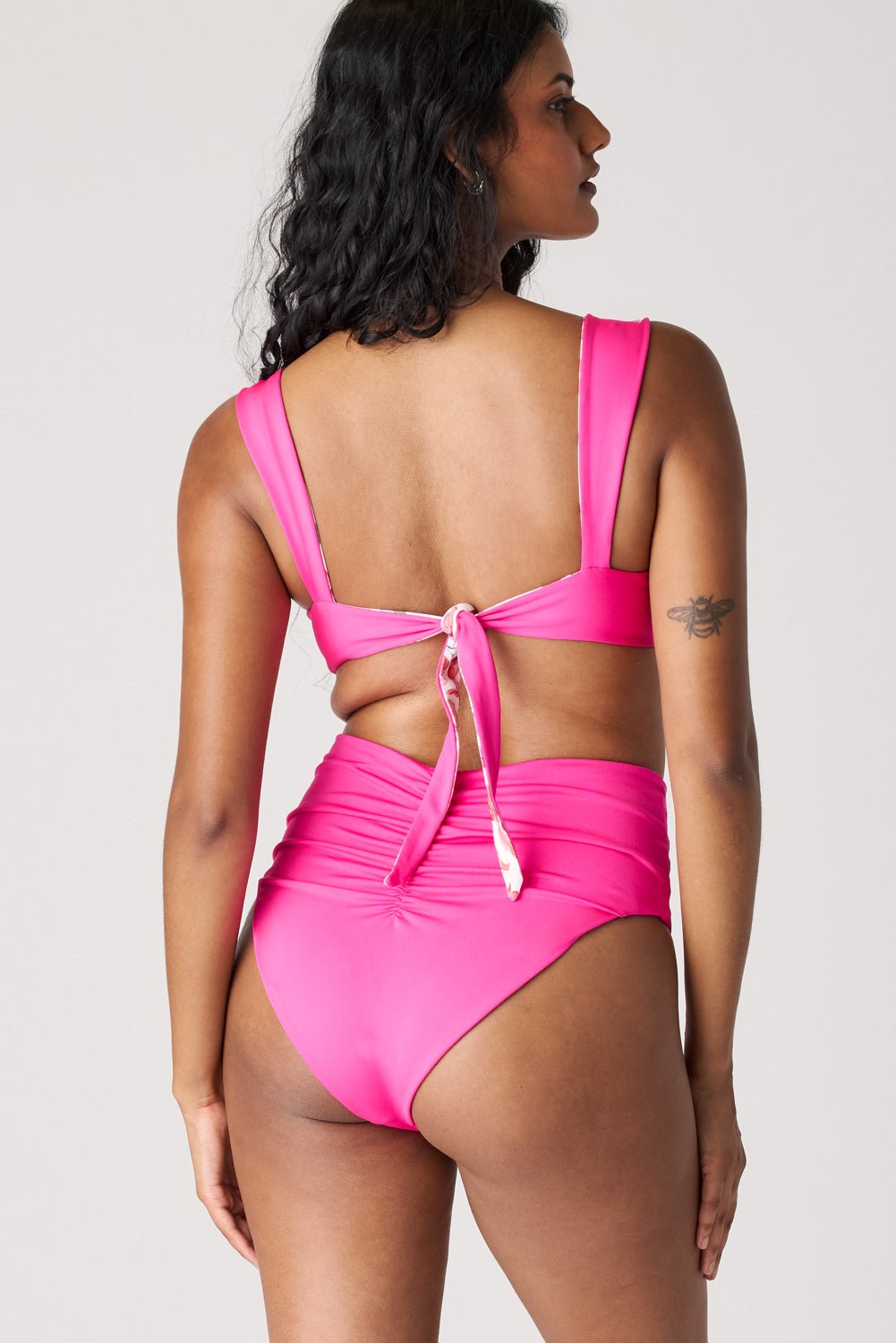 The High-Waisted Scrunch Bottoms - Magenta