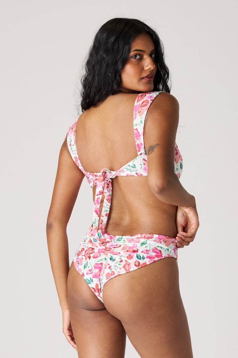 [Danielle is 5’6 and wears size S]#color_where'svulva
