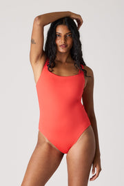 [Danielle is  5’6 and wears size S]#color_fiesta-red