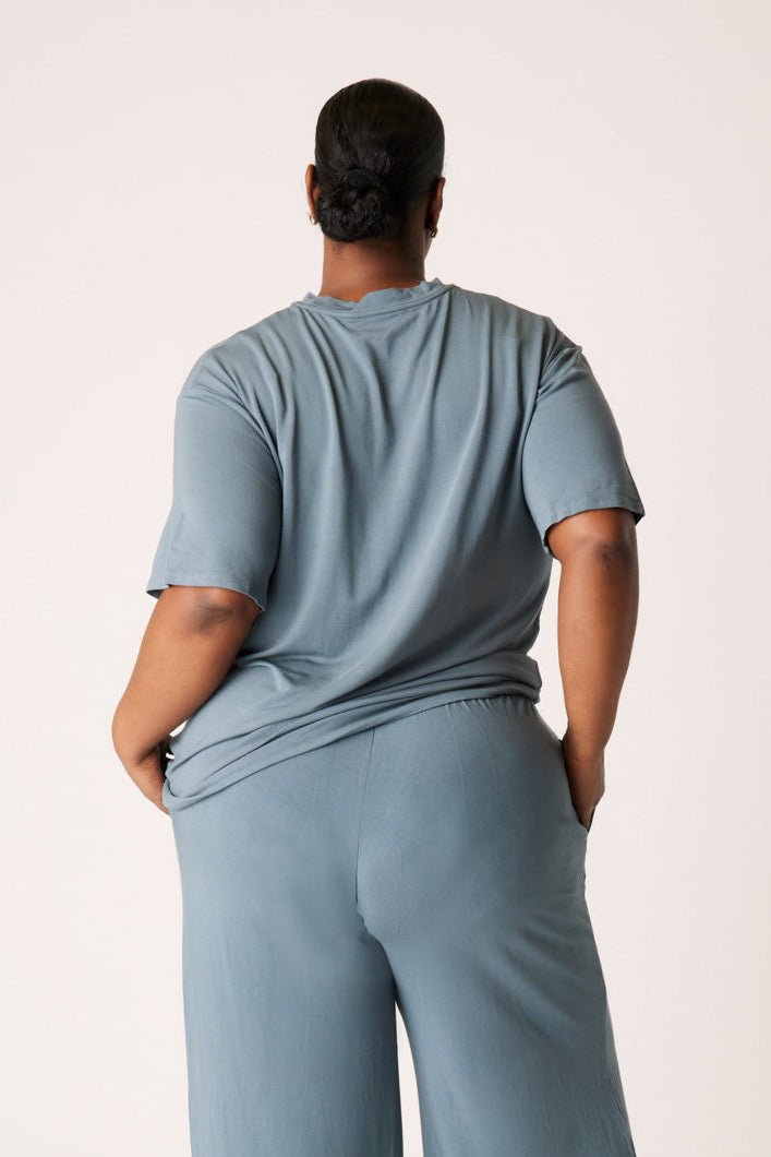 [Rahima is 5’8 and wears size XXL]#color_misty-gray