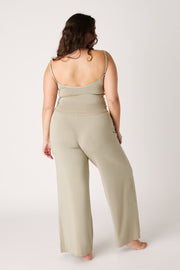 [Isabella is 5'10 and wears size XL]#color_olive-taupe