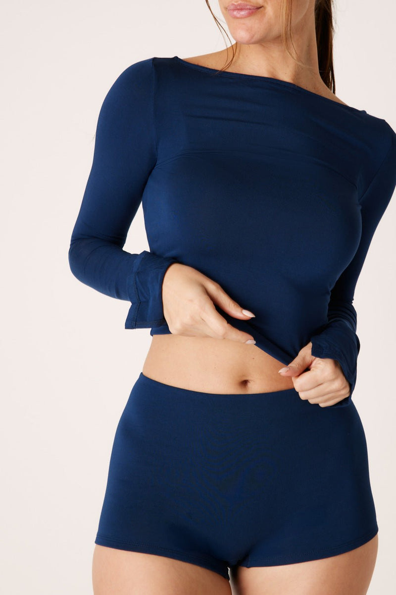 [Celeste is 5'9 and wears size S]#color_soft-navy