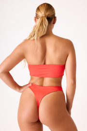 [Aqua is 5'7.5 and wears size M]#color_fiesta-red