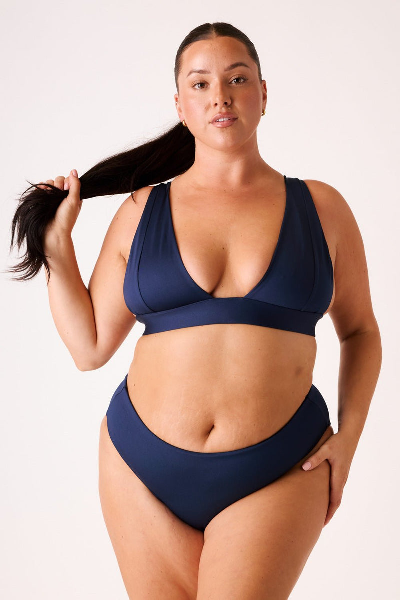 [Christina is 5'6 and wears size XXL]#color_soft-navy