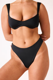 [Aqua is 5'7.5 and wears size M]#color_matte-black