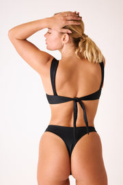 [Aqua is 5'7.5 and wears size M]#color_matte-black