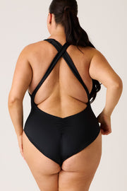 [Christina is 5'6 and wears size XXL]#color_matte-black