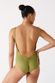 [Lia is 5'7 and wears size S]#color_matcha-green