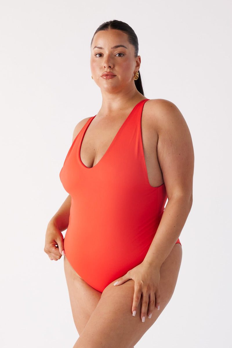 [Christina is 5'6 and wears size XXL]#color_fiesta-red