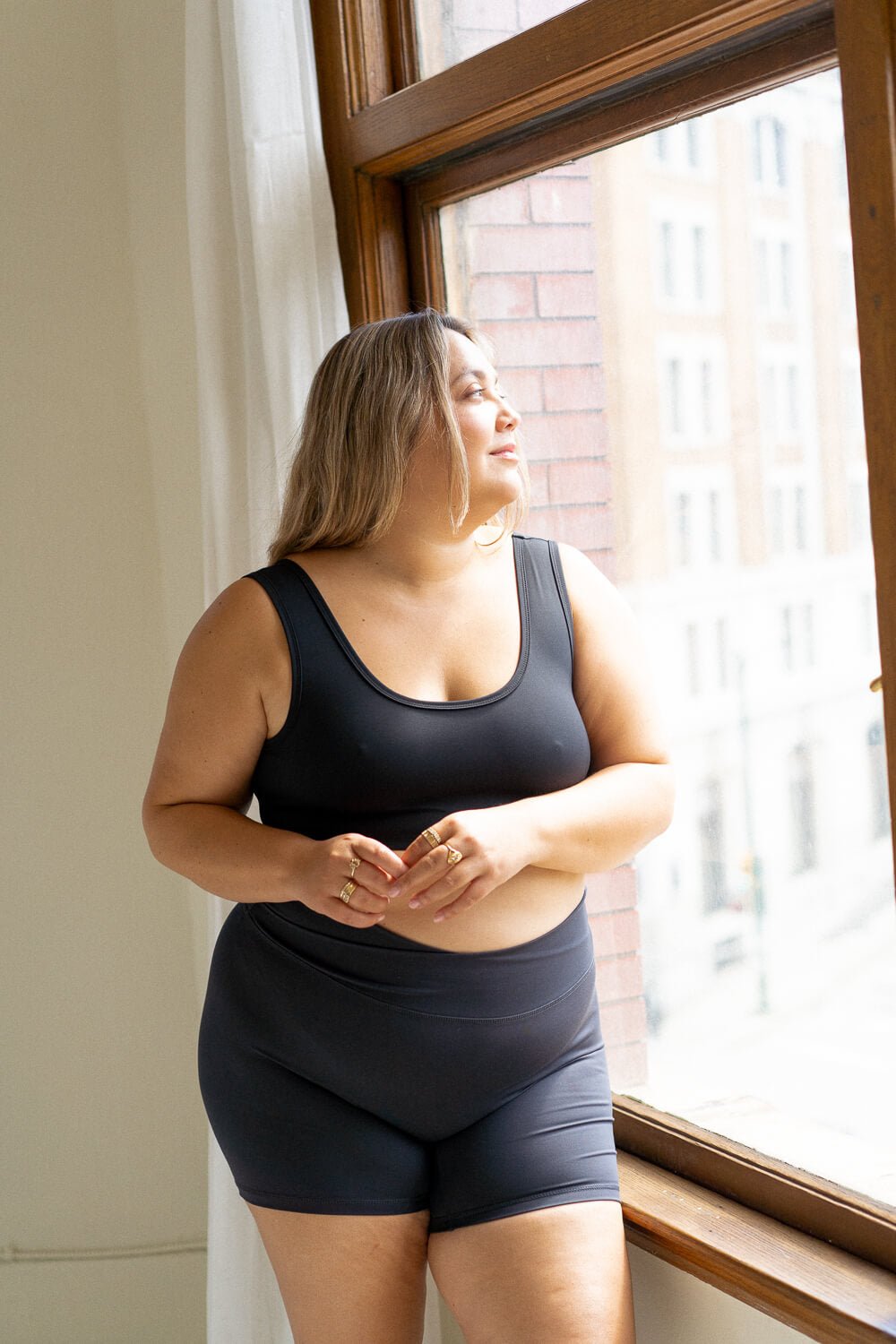 The Athleisure Scoop Bra - Matte Black