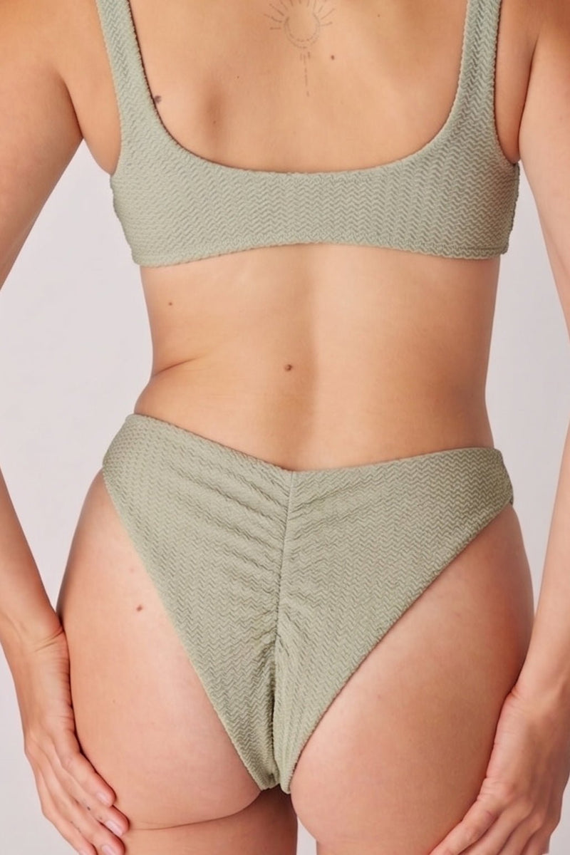 The Sleek Scrunch Bottoms - Soft Olive Ripple